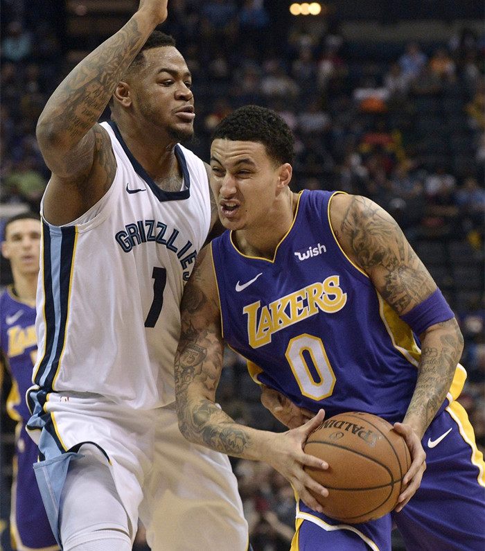 他的一脚远 他的一脚远